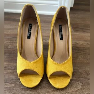 Michael Antonio Haver yellow peep toe pump